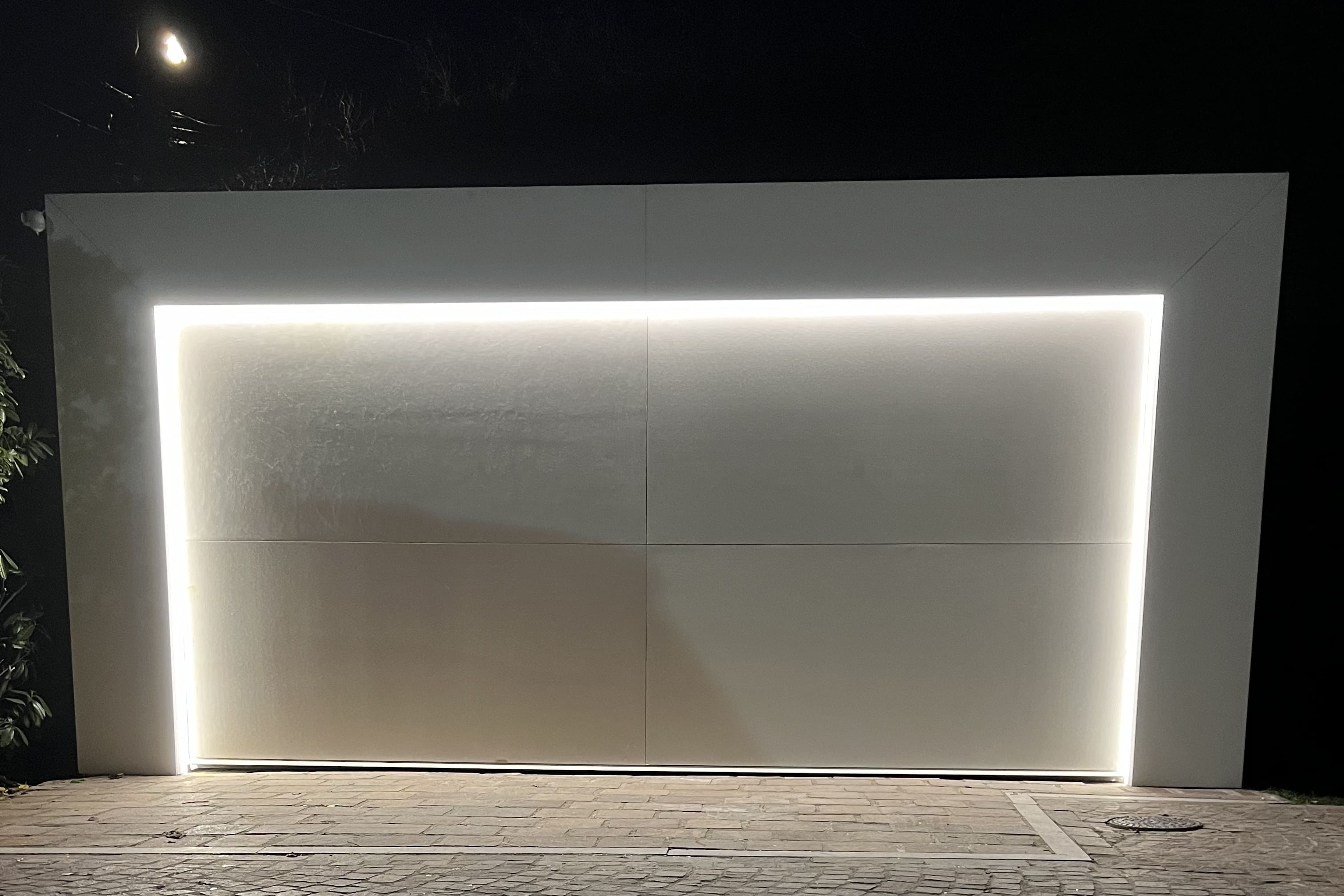 Deluxe kocsibeálló modern, egyedi kivitelben, okos extrákkal