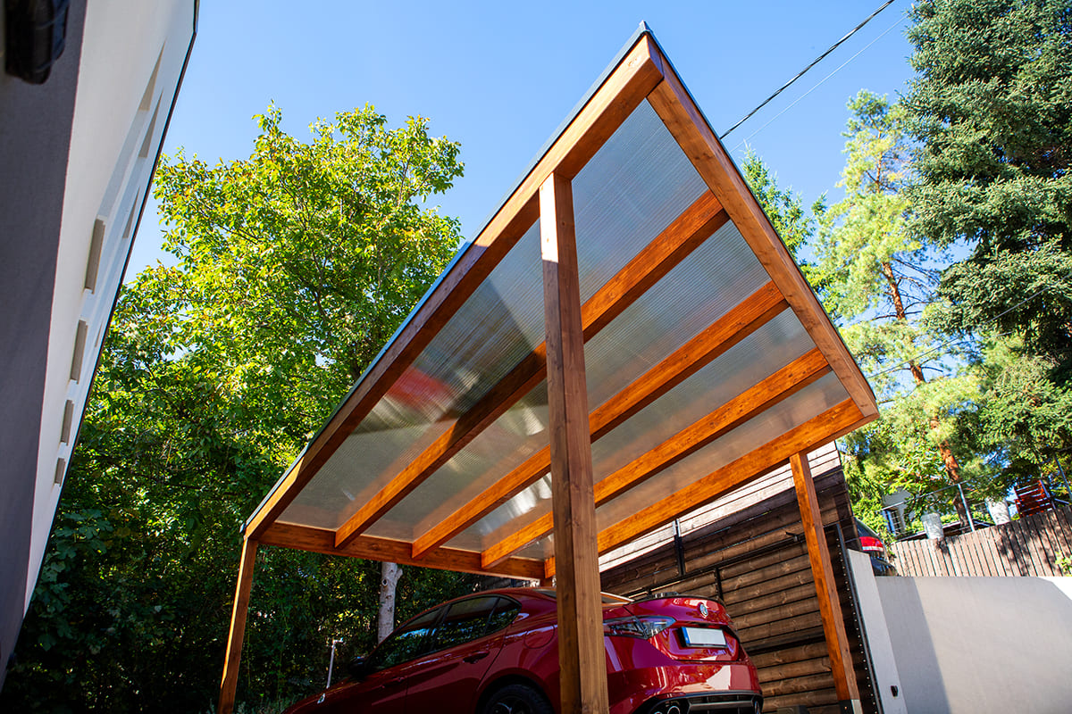 Deluxe kocsibeálló modern, egyedi kivitelben, okos extrákkal