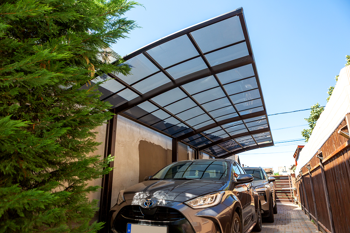 Ximax kocsibeálló ötletek, előregyártott kocsibeálló, dupla kocsibeálló, alumínium vázzal és polikarbonát tetővel