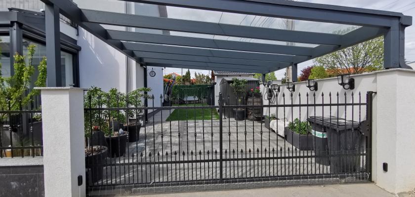 üveg fedés kocsibeálló deluxe building