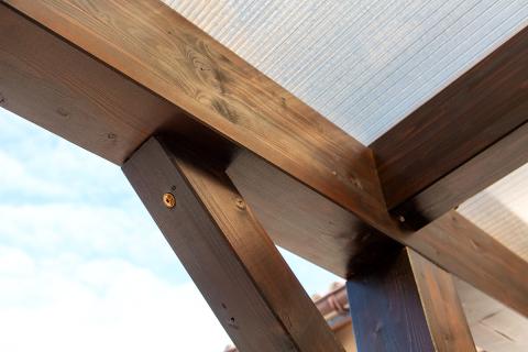 Egyedi Fa Kocsibeallo Fa Szerkezetes Kocsibeallo Dupla Kocsibeallo Autobeallo Polikarbonat Teto Felkorives Csatorna Deluxe Building