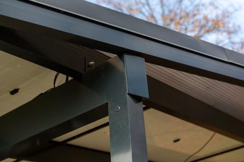 Egyedi Kocsibeallo Napelemes Kocsibeallo Dupla Kocsibeallo Autobeallo Epites Aluminium Szerkezet Deluxe Building