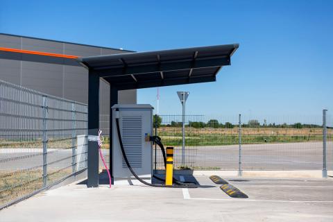 Eloregyartott Kesz Polikarbonat Teto Elektromos Auto Toltoallomas Fedes Deluxe Building