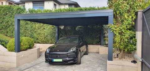 Alumínium kocsibeálló, szendvicspanel fedéssel 02