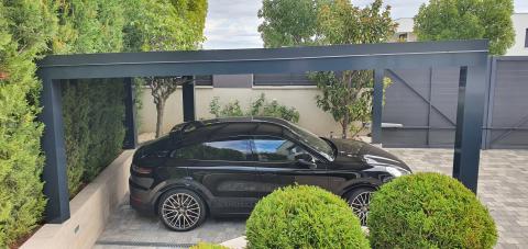 Aluminium kocsibeálló szendvicspanel fedéssel 04