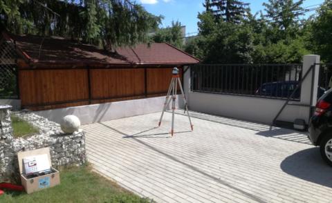 Autóbeálló építése előtt