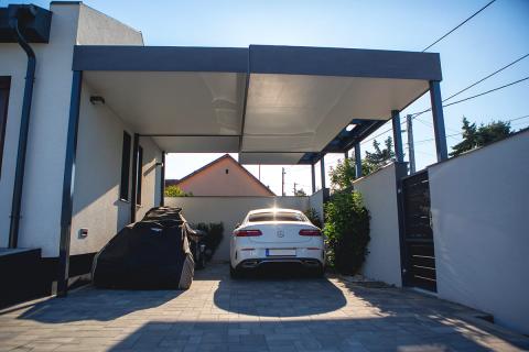 Egyedi design elemekkel tervezett dupla autóbeálló-01