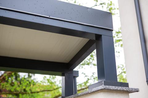 Deluxe building kocsibeallo aluminium szerkezet antracit szendvicspanel fedes negyzetes csatorna modern fedett kukatarolo 09