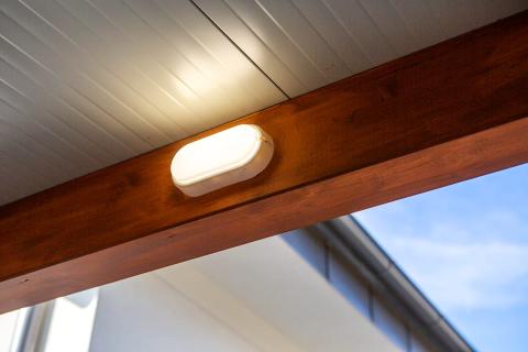 Deluxe building retegragasztott fa szerkezetes kocsibeallo szendvicspanel fedes oldalzaras lecezes ives csatorna 08