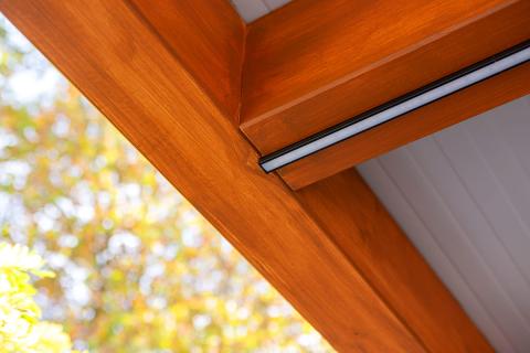 Rétegragasztott fa szerkezetes kocsibeálló szendvicspanel fedéssel