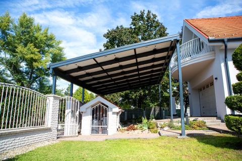 Deluxe dupla egyedi napelemes kocsibeallo aluminium szerkezet antracit 02