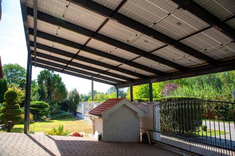 Deluxe dupla egyedi napelemes kocsibeallo aluminium szerkezet antracit 09