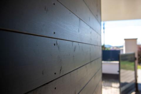 Deluxe fa szerkezetes kocsibeallo antracit 5