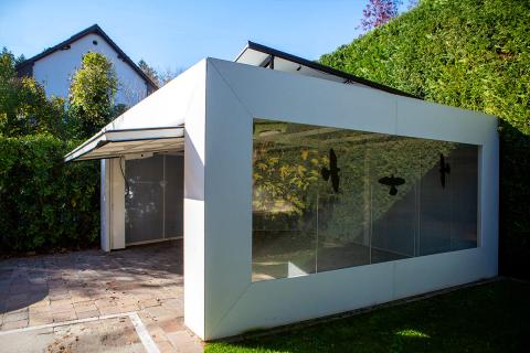 Billenőkapuval záródó egyedi garázs, dupla méretben, Deluxe kocsibeálló 02