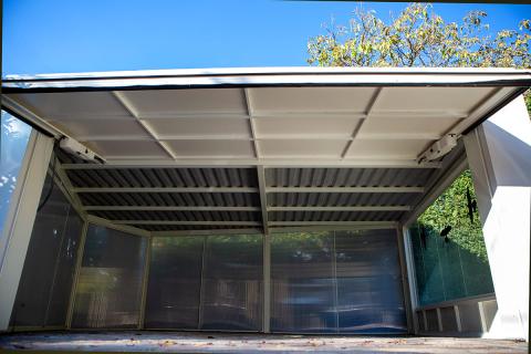 Deluxe kocsibeallo billenokapuval.zarodo egyedi dupla garazs 04