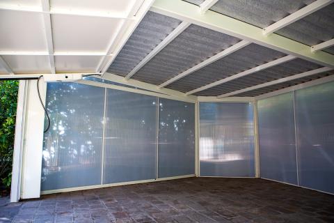 Billenőkapuval záródó egyedi garázs, dupla méretben, Deluxe kocsibeálló 05