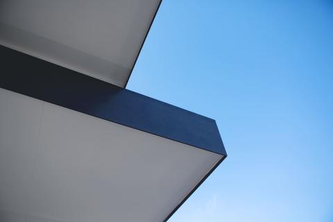 Egyedi design elemekkel tervezett dupla autóbeálló-04