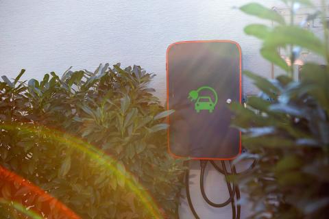 Egyedi design elemekkel tervezett dupla autóbeálló-09