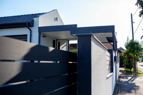 Egyedi design elemekkel tervezett dupla autóbeálló-13