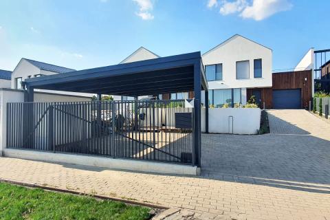 Deluxe kocsibeallo egyedi dupla kocsibeallo ragasztott fa szerkezet szendvicspanel fedes antracit szin 01