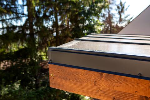 Egyedi fa kocsibeallo polikarbonat teto retegragasztott fa egyedi meret 17 0