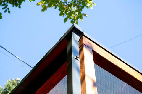 Egyedi fa kocsibeallo polikarbonat teto retegragasztott fa egyedi meret 3 3