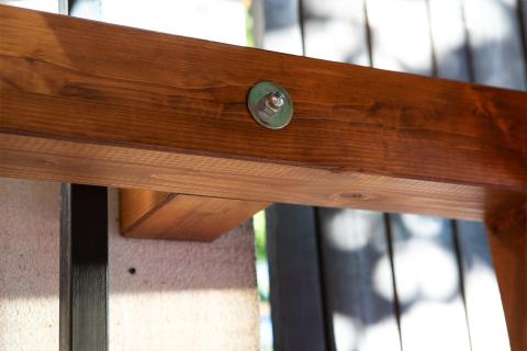 Egyedi fa kocsibeálló polikarbonát tetővel, 100% UV-védelemmel