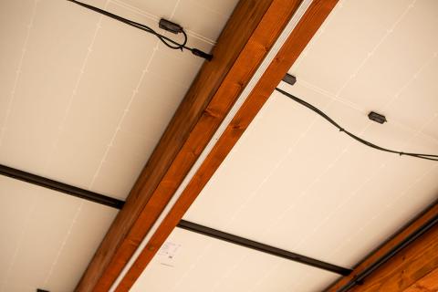 Napelemmel fedett, dupla kocsibeálló, fa szerkezettel 13