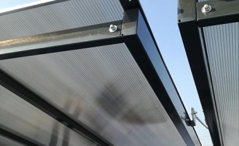 Függesztett autóbeálló 2