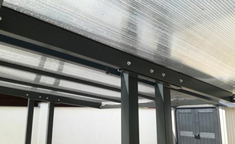 Függesztett autóbeálló csatlakozás 2