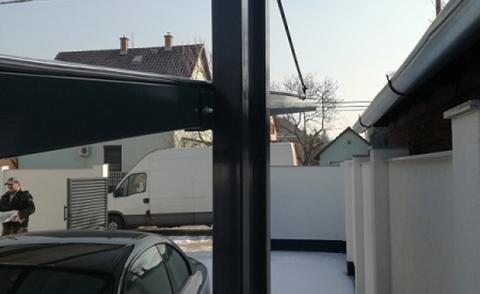 Függesztett autóbeálló felfüggesztés