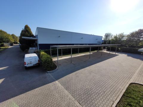 Parkoló, kocsibeálló fedés alumínium szerkezettel, polikarbonát fedéssel 08