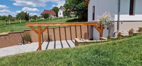 Pergola kocsibeálló ragasztott fából 01