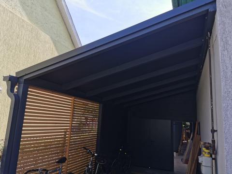 Ragasztott fa szerkezetű korcolt lemez fedésű zárt garázs 03