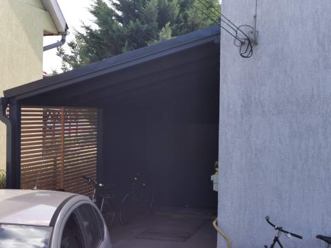 Ragasztott fa szerkezetű korcolt lemez fedésű zárt garázs 06