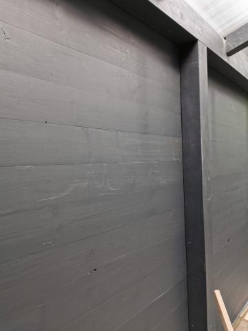 Ragasztott fa szerkezetű korcolt lemez fedésű zárt garázs 09