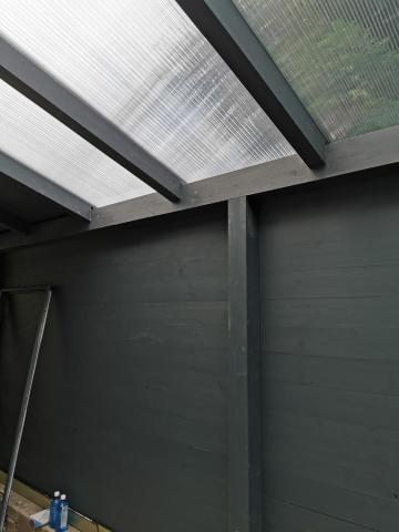 Ragasztott fa szerkezetű korcolt lemez fedésű zárt garázs 10