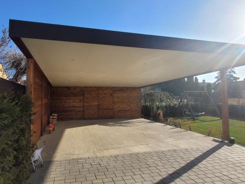 Ragasztott fa szerkezetű trapézlemez fedésű dupla kocsibeálló tárolóval 05