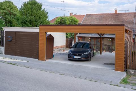 Ragasztott fa kocsibeallo polikarbonat fedes hormann kapu 12