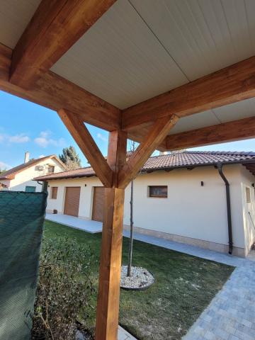 Ragasztott fa kocsibeallo szendvicspanel fedes taroloval Deluxe Building6