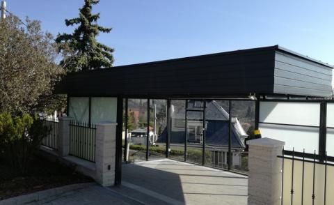 Üveggarázs tolókapu