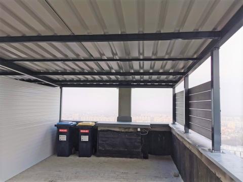 Vas szerkezetű, dupla kocsibeálló trapéz lemez fedéssel 06