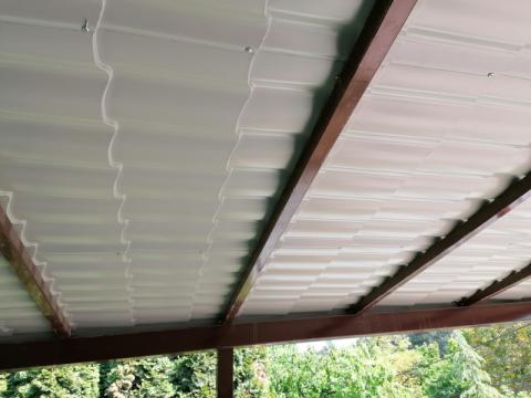 Vas szerkezetű, tripla kocsibeálló, cserepes lemez fedessel 07