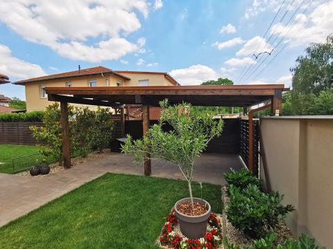 Napelemes Kocsibello Fa Szerkezetes Autobeallo Elektromos Auto Tolto Szimpa Beallo Egyedi Deluxe Building