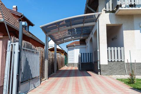 Ximax Portoforte Aluminium Kocsibeallo Kesz Autobeallo Polikarbonat Teto Beallo Nyaraloba Deluxe Building 04