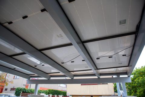 Deluxe napelemes alumínium kocsibeálló, szürke porszórással